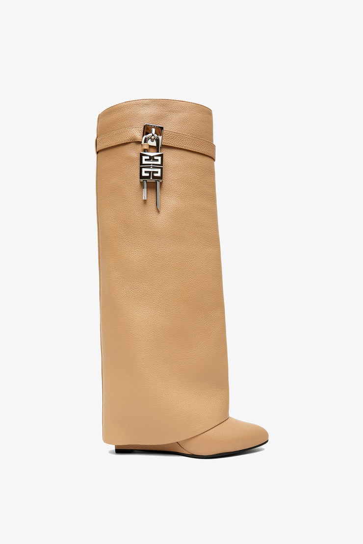 Shark lock beige leather boots