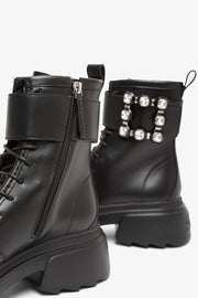 Wallaviv black leather boots