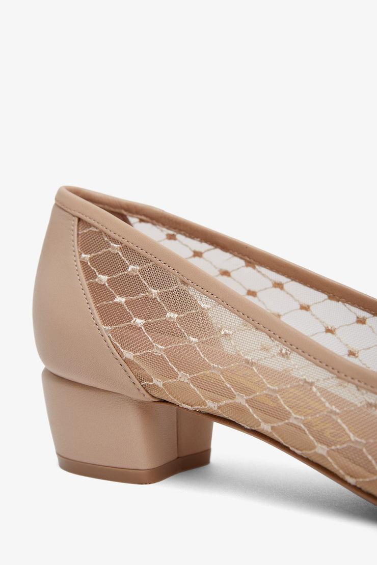 Vara beige mesh pumps