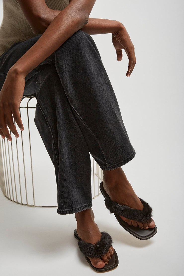 Loly black fur thong flat sandals