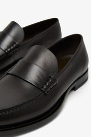 Novus black leather moccasin