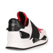 Black and red elastic runner sneaker